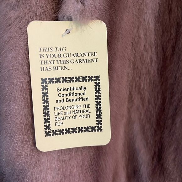 Gorgeous Blond Mink Jacket - Picture 6 of 12